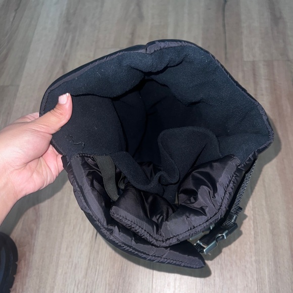 PRADA PADDED HOOD ATTACHMENT BALACLAVA NYLON. - Picture 4 of 4